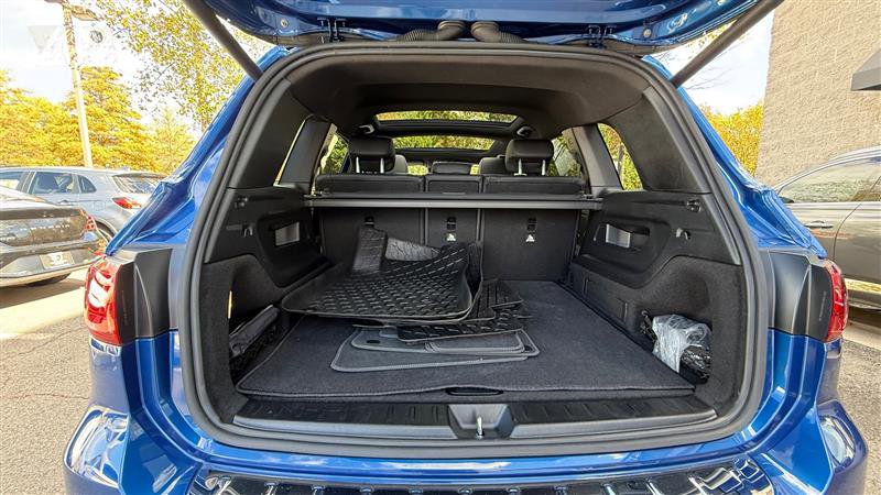 Used 2024 Mercedes-Benz GLB 250 4MATIC image 33