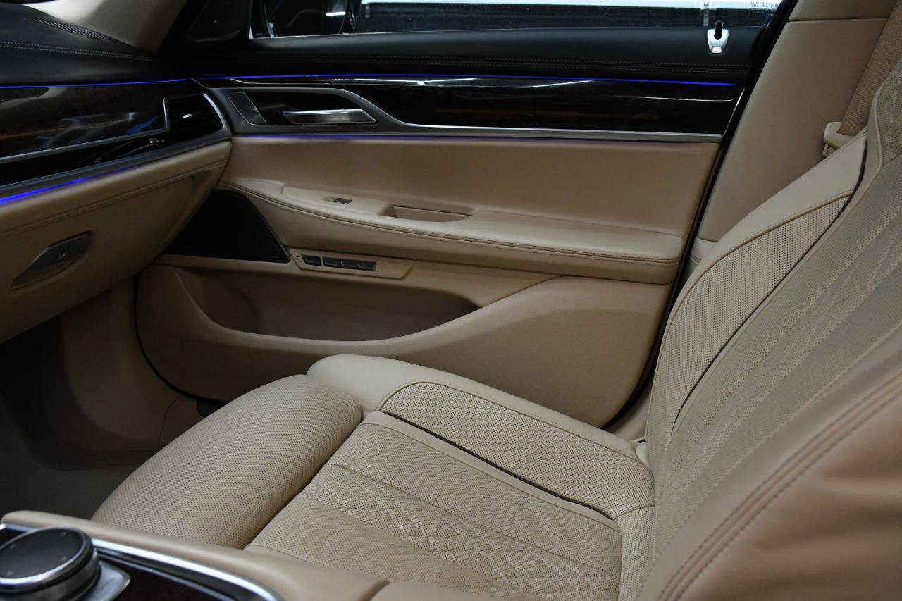 Used 2016 BMW 750i RWD image 39