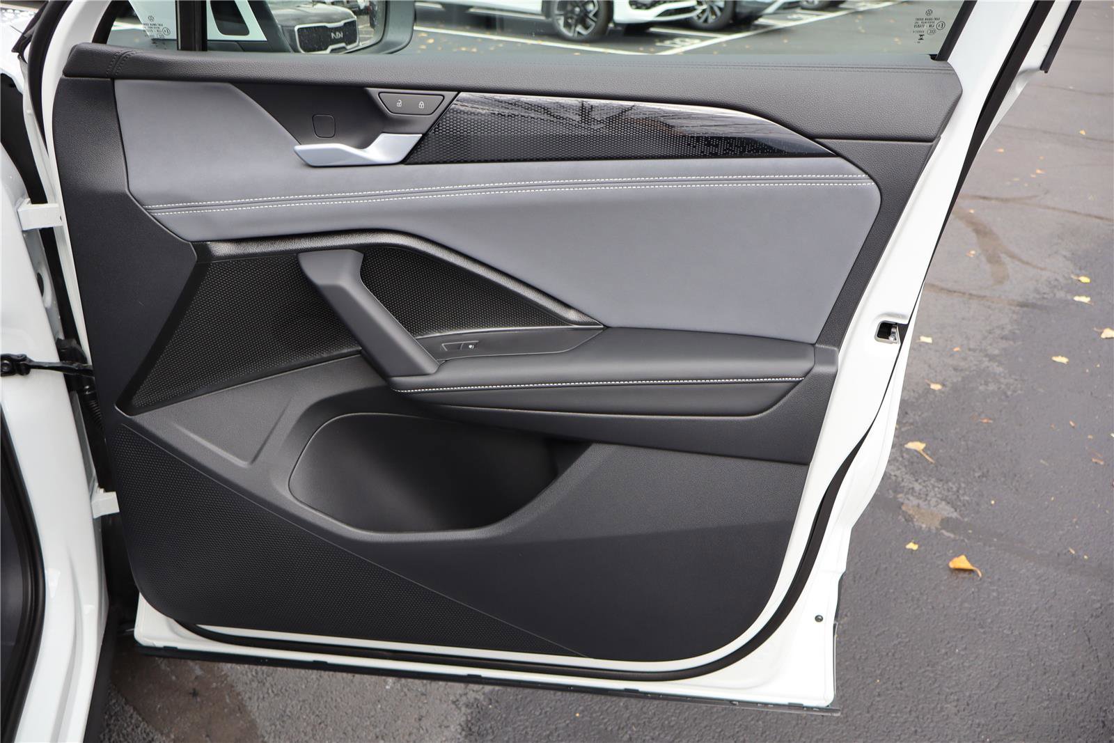 New 2026 Volkswagen Tiguan SE image 26