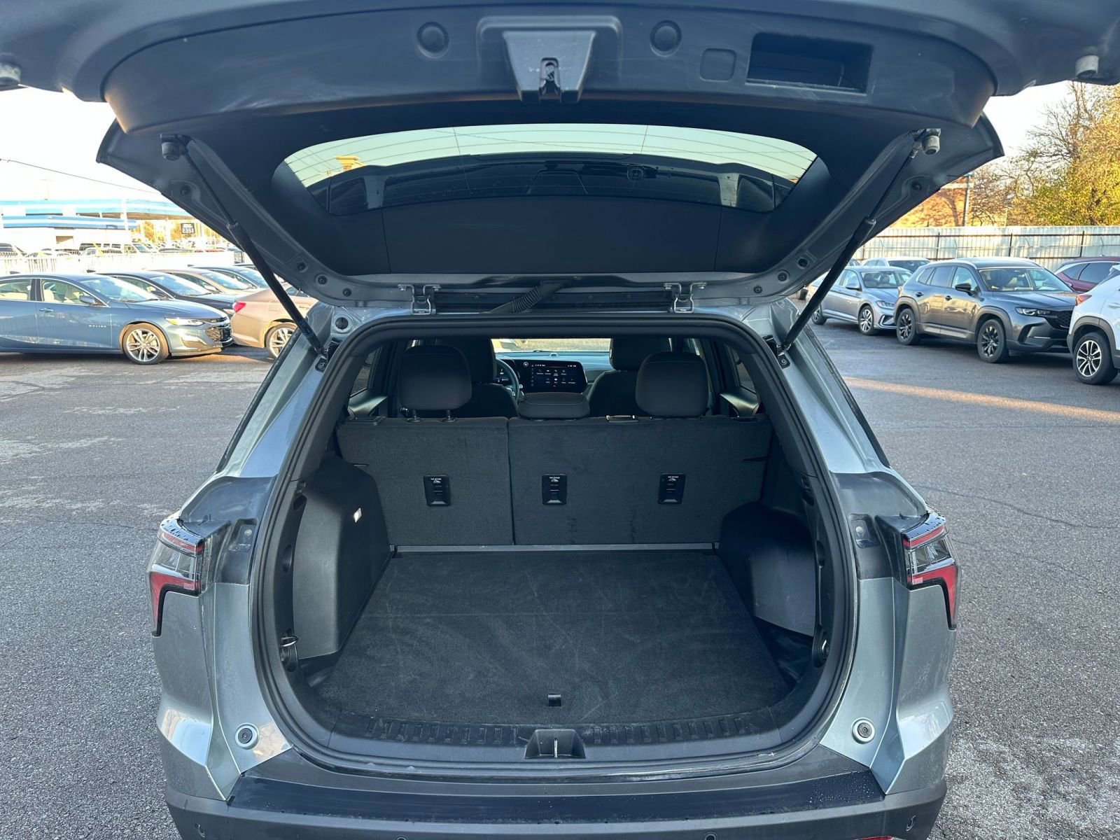 Used 2025 Chevrolet Equinox LT image 30