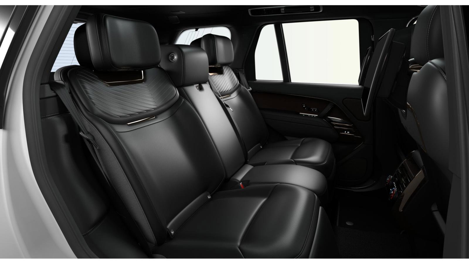 New 2026 Land Rover Range Rover SV image 7