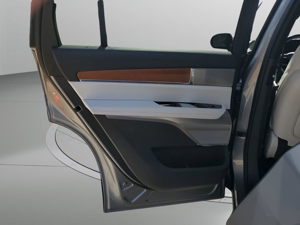 New 2026 Cadillac Vistiq Sport image 17