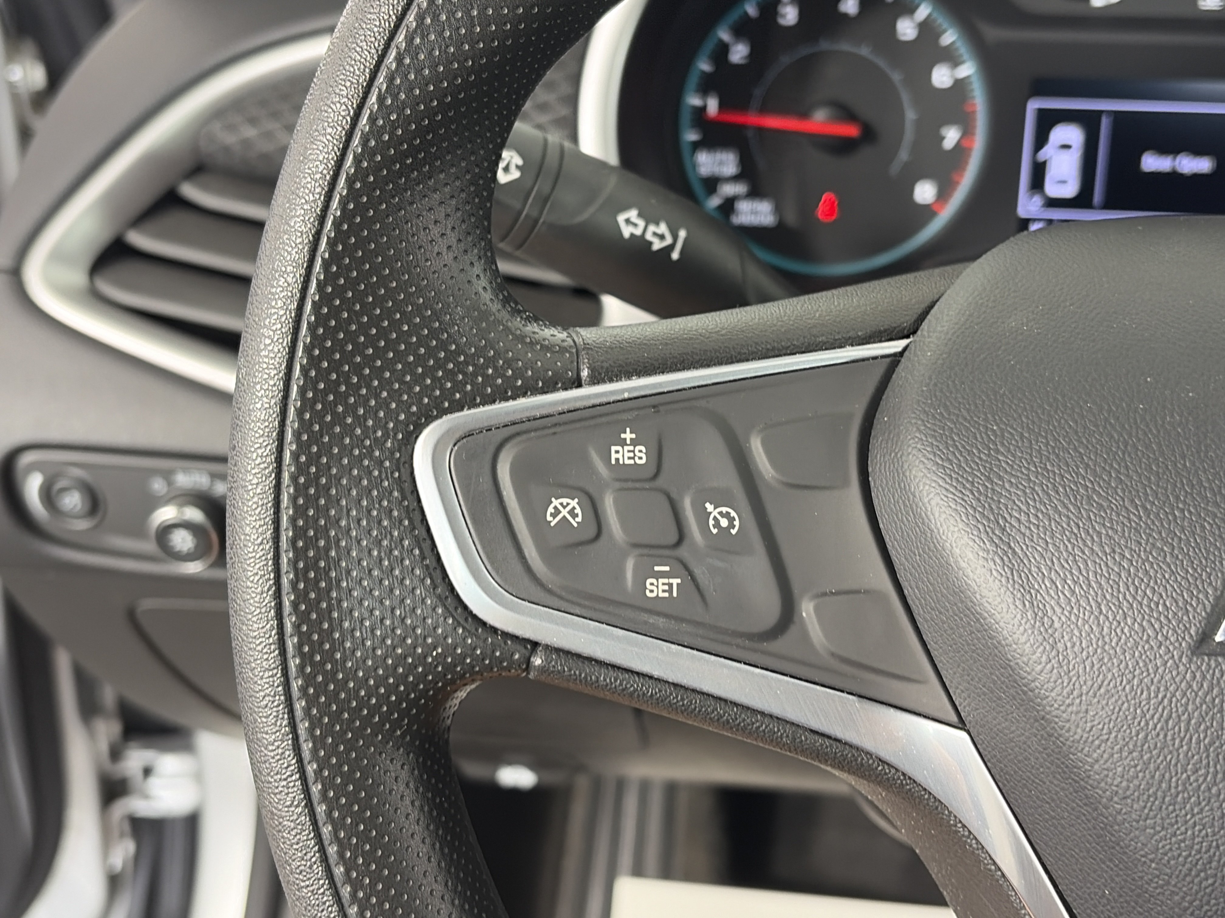 Used 2022 Chevrolet Malibu LT FWD image 26