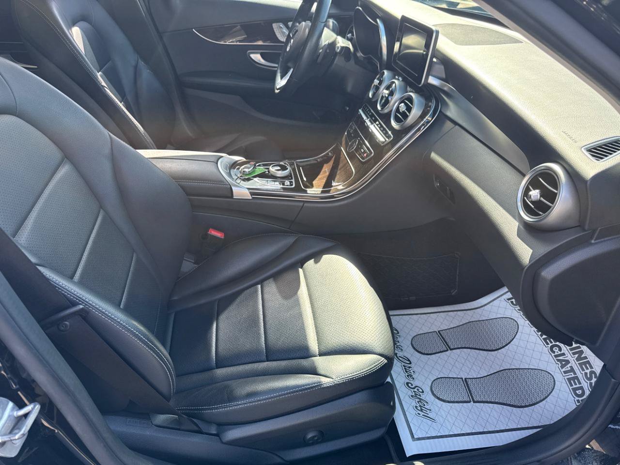 Used 2017 Mercedes-Benz C 300 4MATIC Sedan image 9