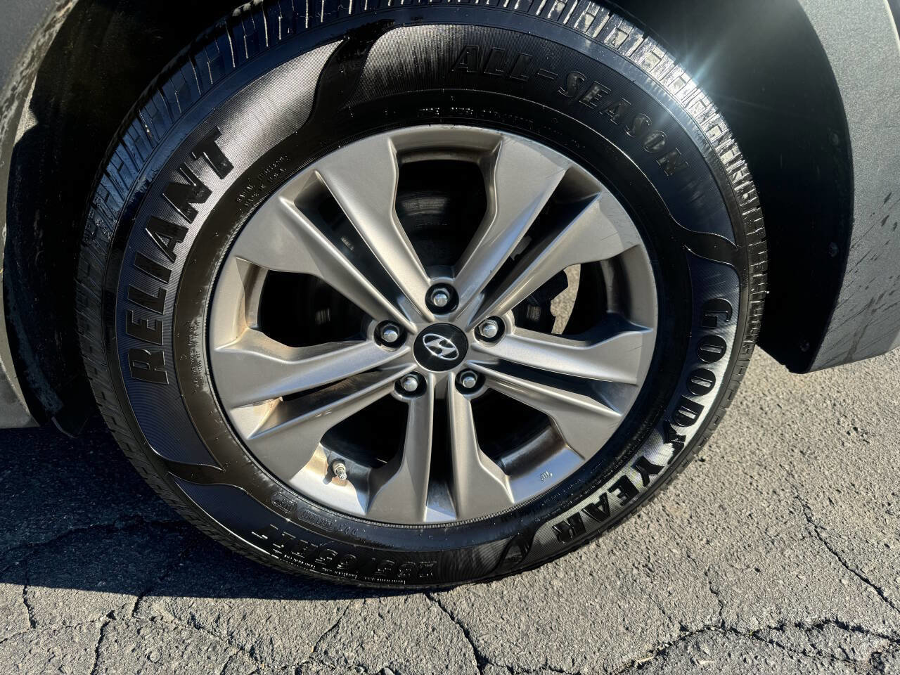 Used 2016 Hyundai Santa Fe Sport AWD/4WD image 34