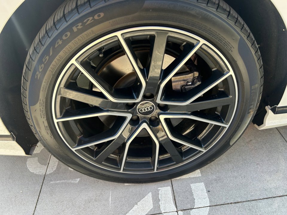 Used 2021 Audi A8 L 3.0T w/ Executive Plus Package image 23