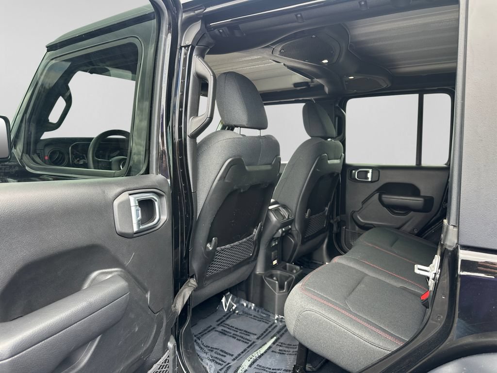 Used 2025 Jeep Wrangler Unlimited Rubicon AWD/4WD image 14