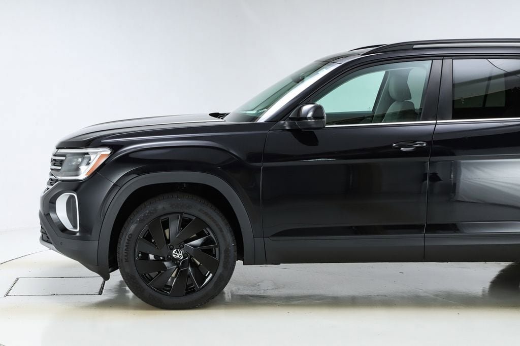 New 2026 Volkswagen Atlas SE image 3