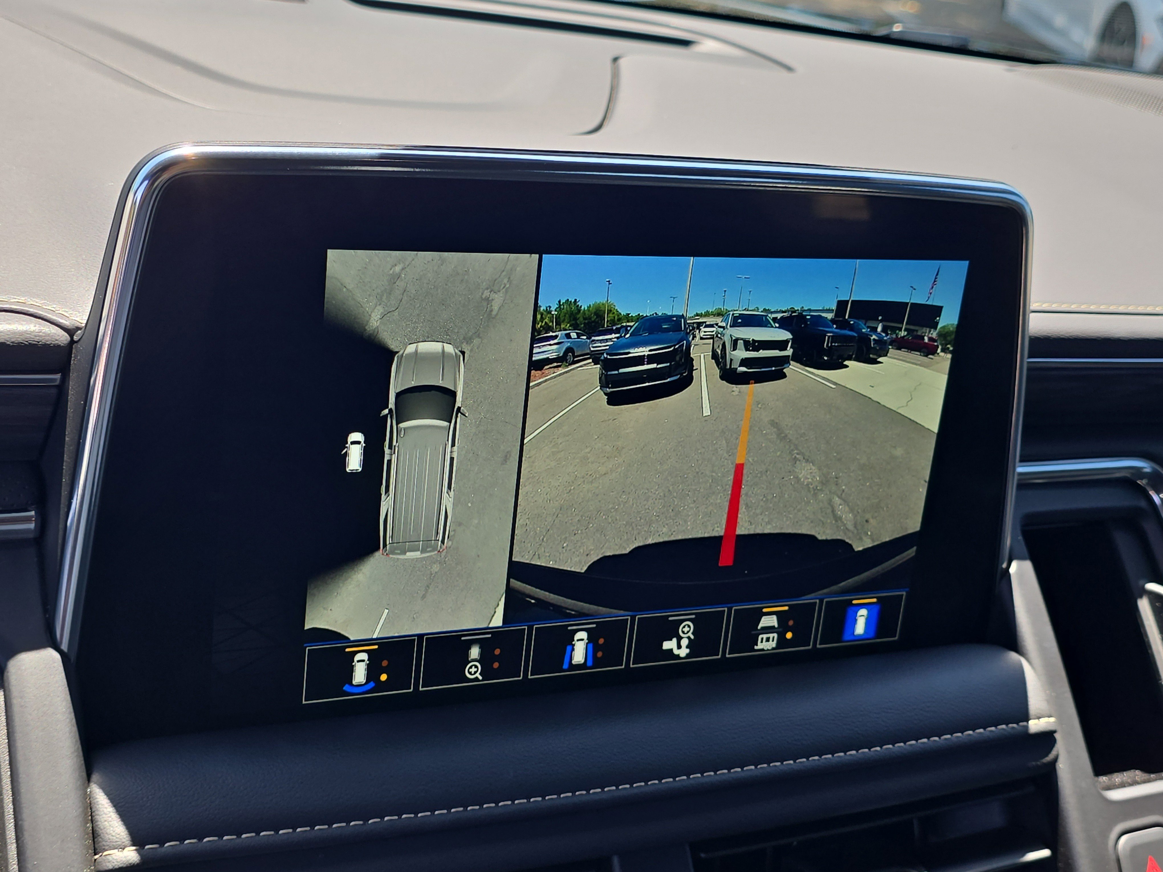 Used 2023 GMC Yukon SLT w/ SLT Luxury Package AWD/4WD image 26