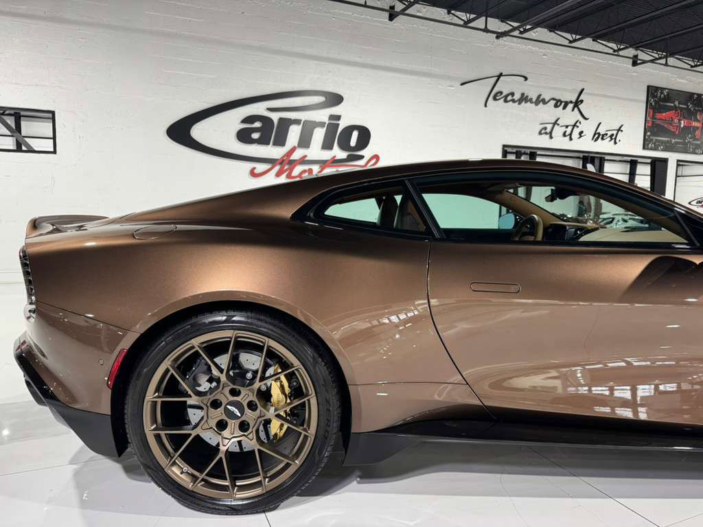 Used 2025 Aston Martin Vanquish image 41