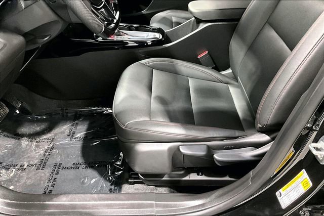 Used 2025 Chevrolet Trax RS image 19