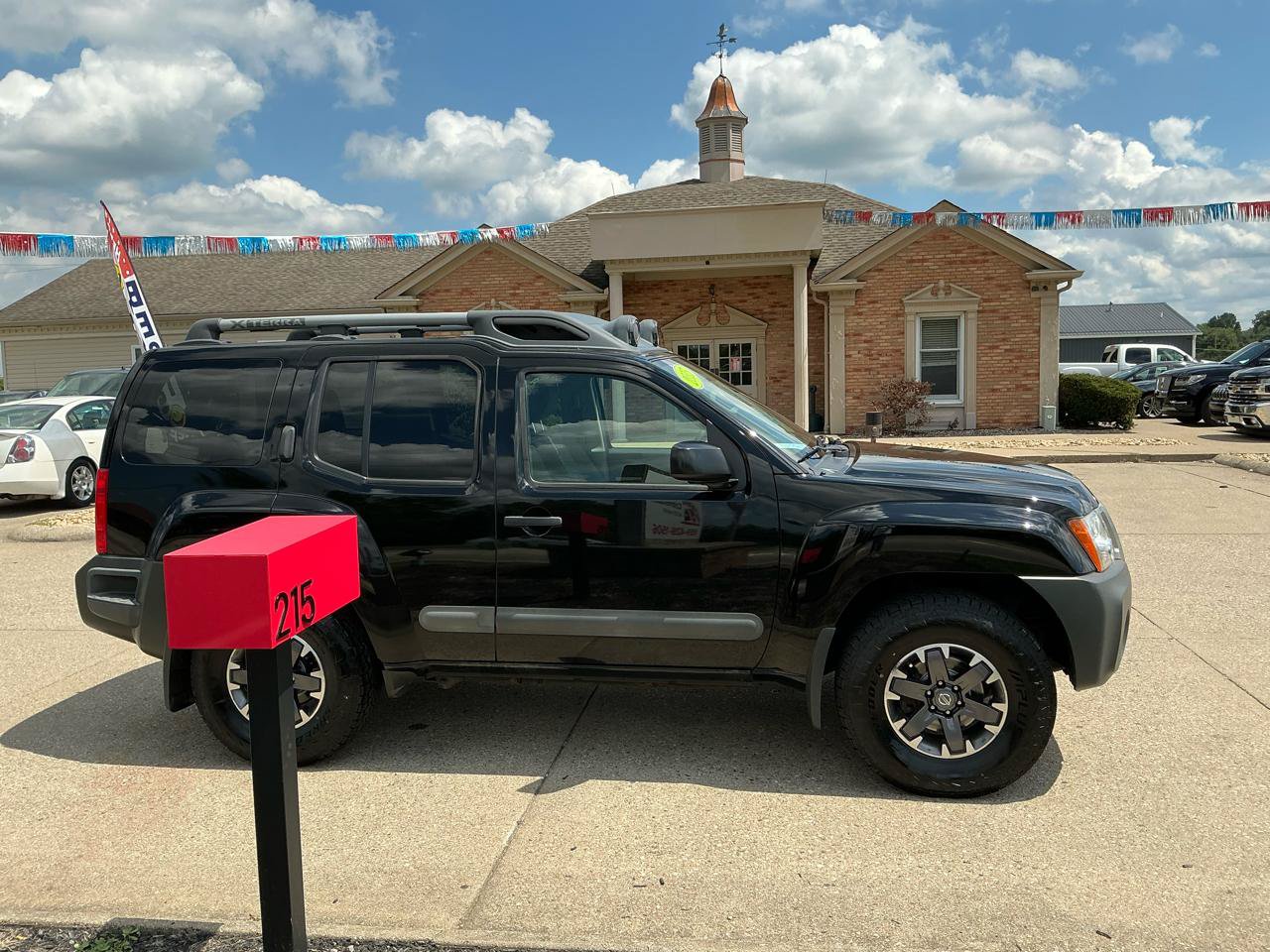 Used 2015 Nissan Xterra PRO-4X AWD/4WD image 4