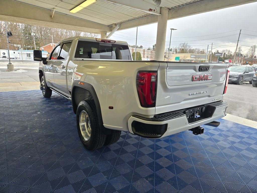 Used 2024 GMC Sierra 3500 Denali w/ Denali Reserve Package image 4