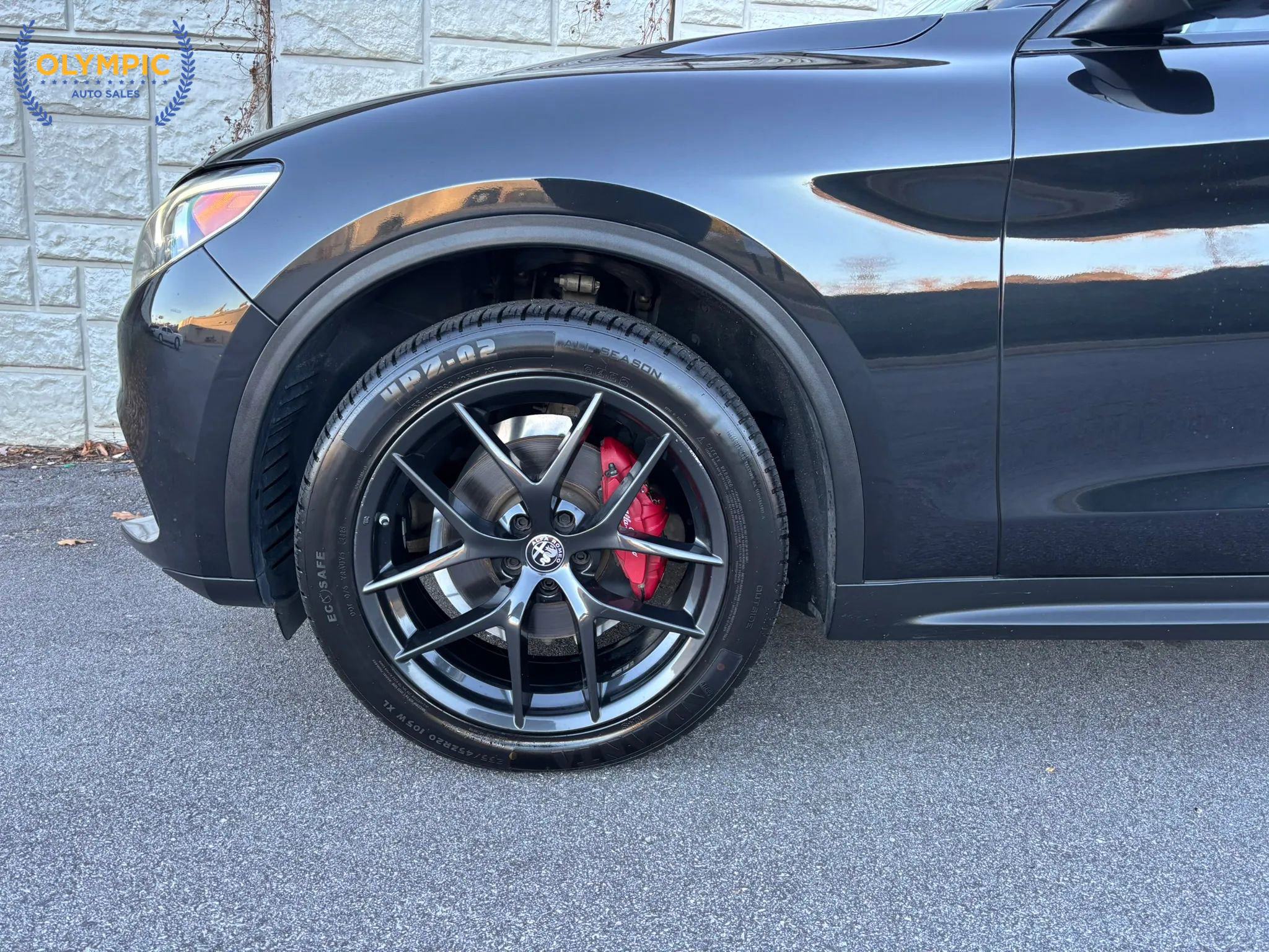 Used 2020 Alfa Romeo Stelvio w/ Nero Edizione image 9