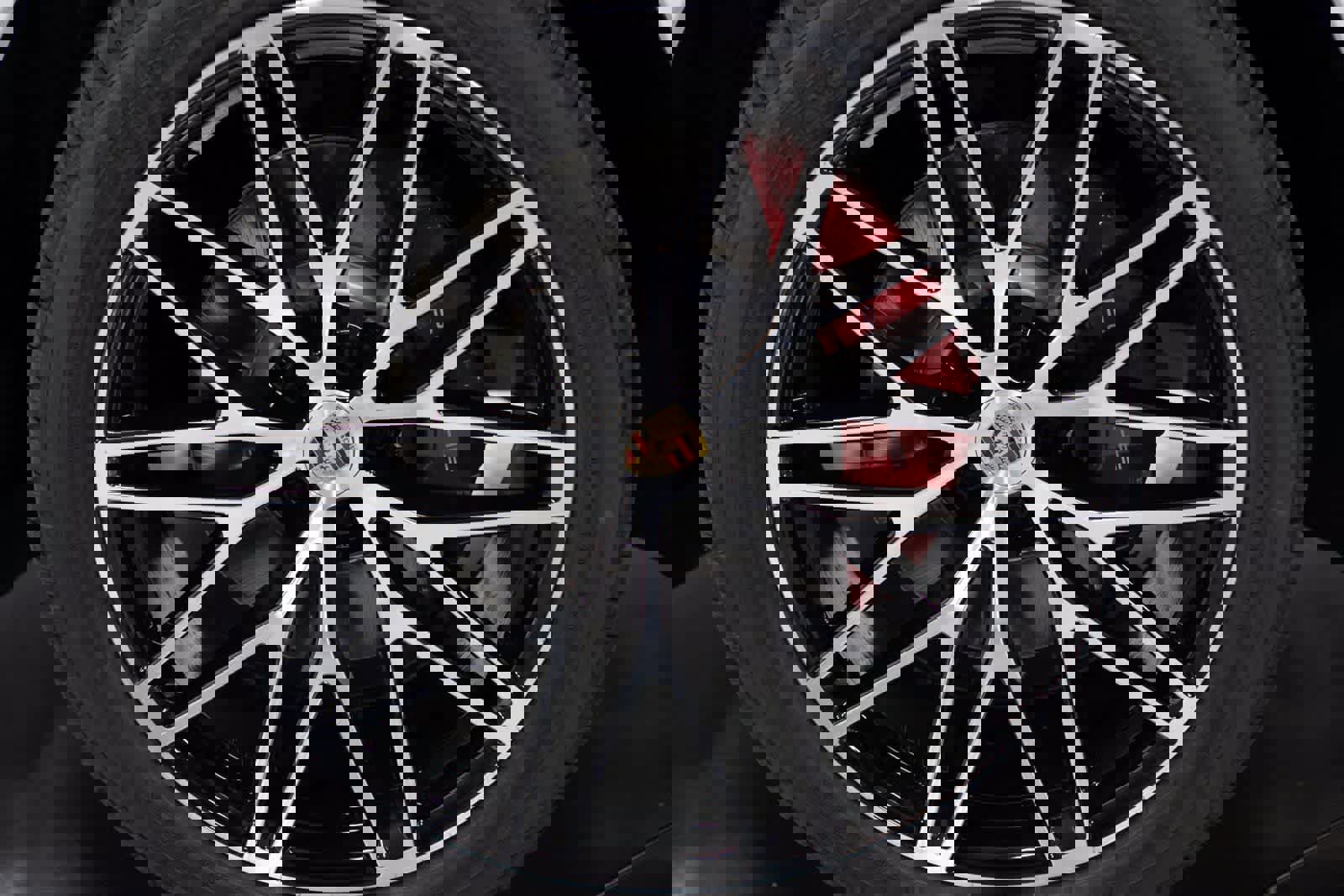 Certified 2025 Porsche Macan S image 11