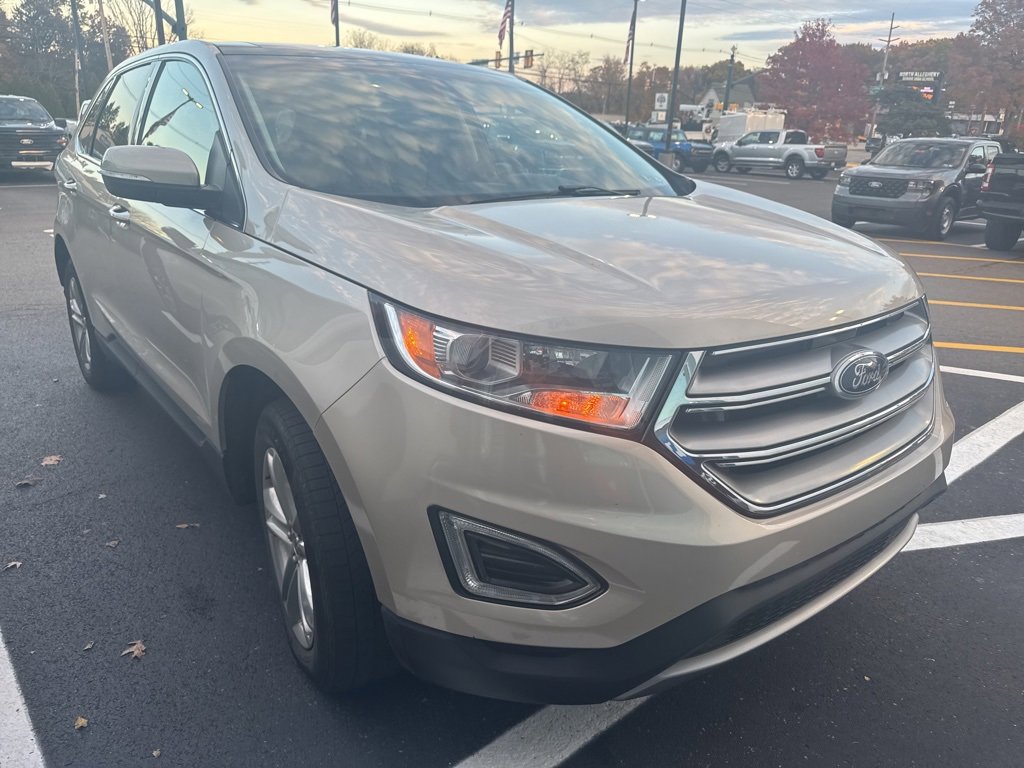 Used 2018 Ford Edge Titanium w/ Equipment Group 301A image 3