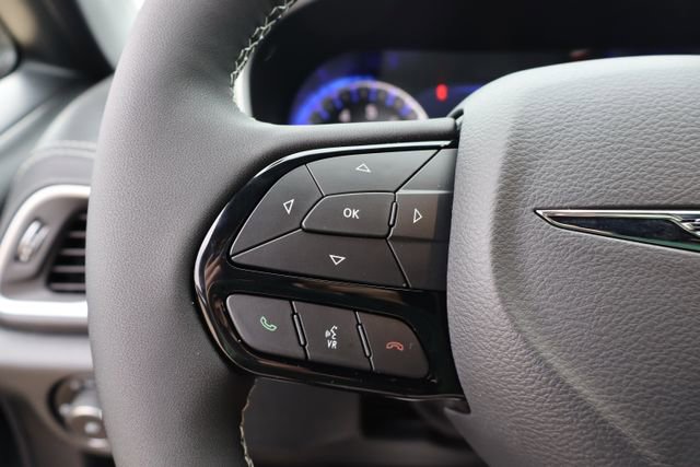 New 2026 Chrysler Pacifica Select FWD image 15