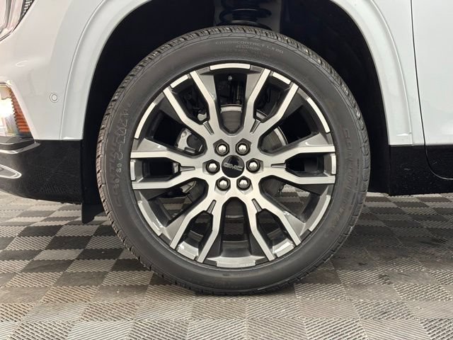 New 2026 GMC Acadia Denali Ultimate w/ LPO, Floor Liner Package AWD/4WD image 19