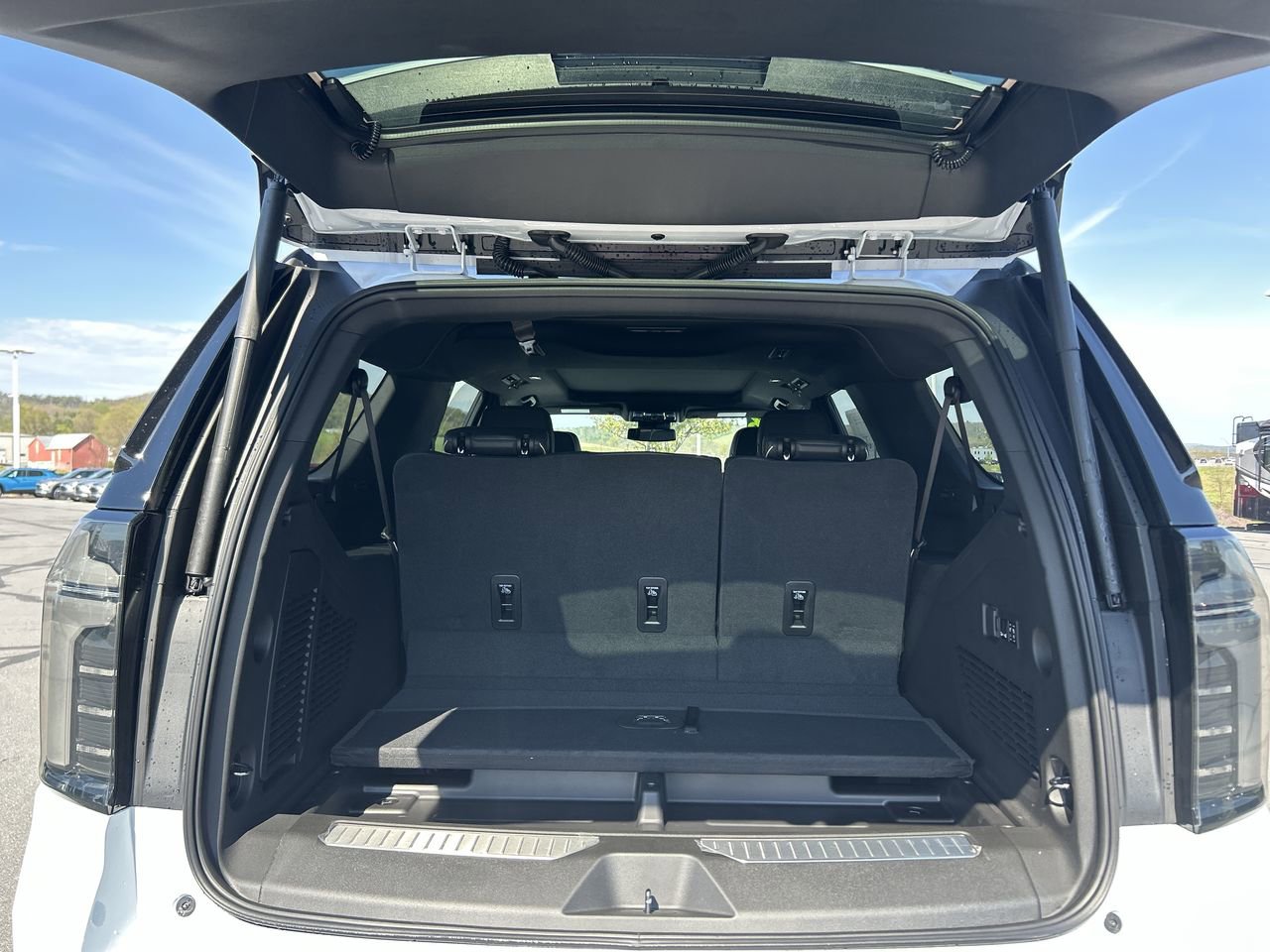 New 2026 Chevrolet Suburban Premier AWD/4WD image 19