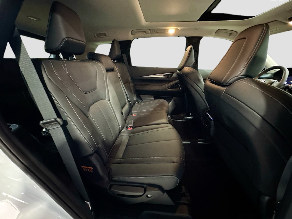 Certified 2026 INFINITI QX60 Luxe w/ Cargo Package FWD image 31