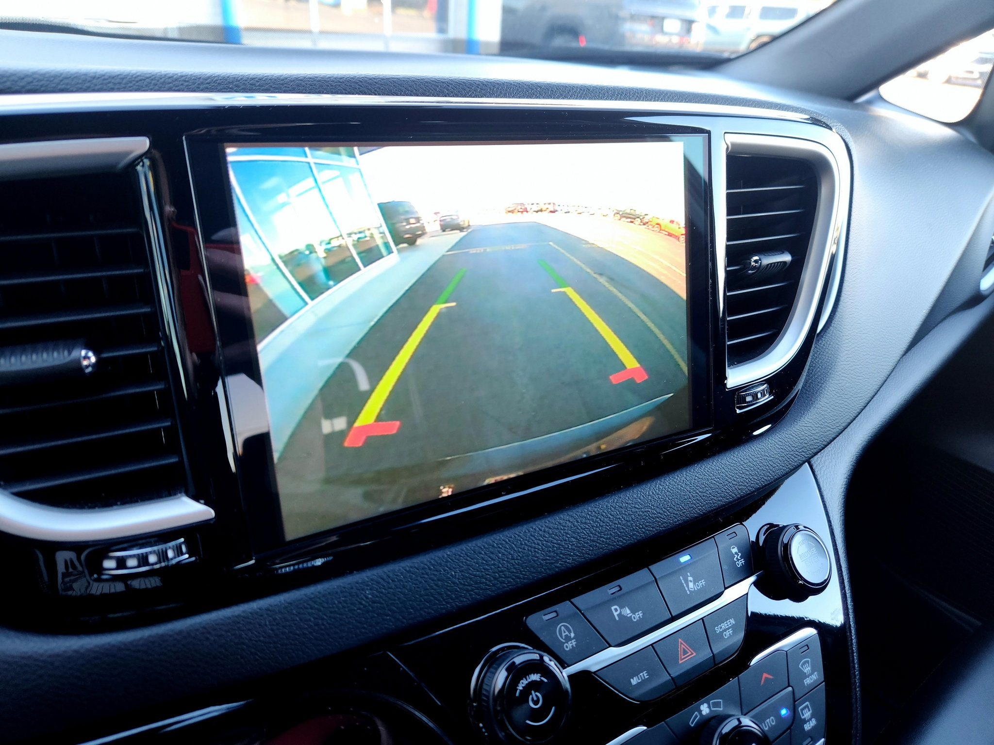 Used 2025 Chrysler Pacifica Select FWD image 27