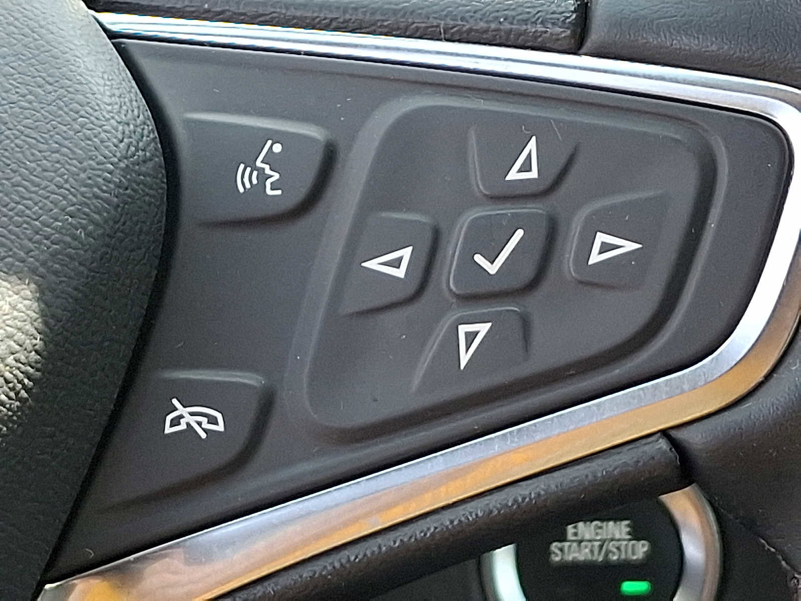 Used 2024 Chevrolet Equinox LT w/ LPO, Floor Liner Package AWD/4WD image 23