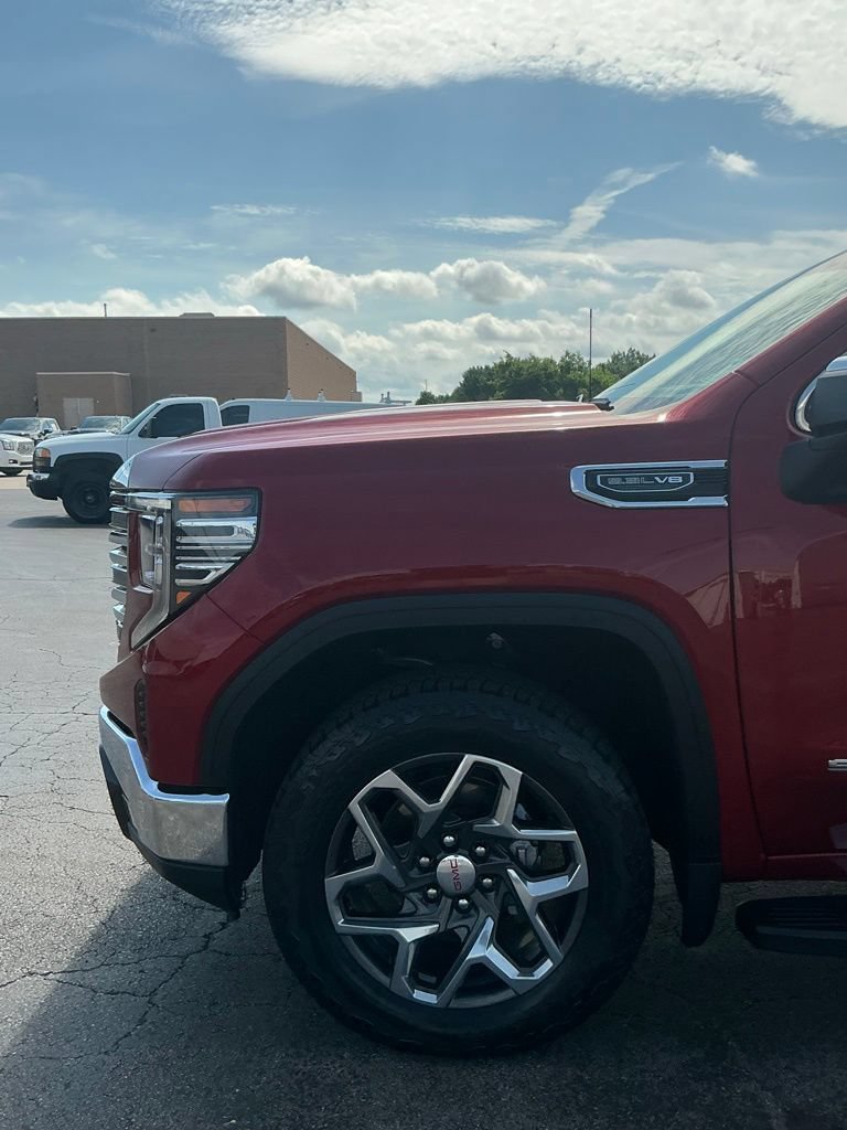 Used 2023 GMC Sierra 1500 SLT w/ SLT Premium Package AWD/4WD image 24