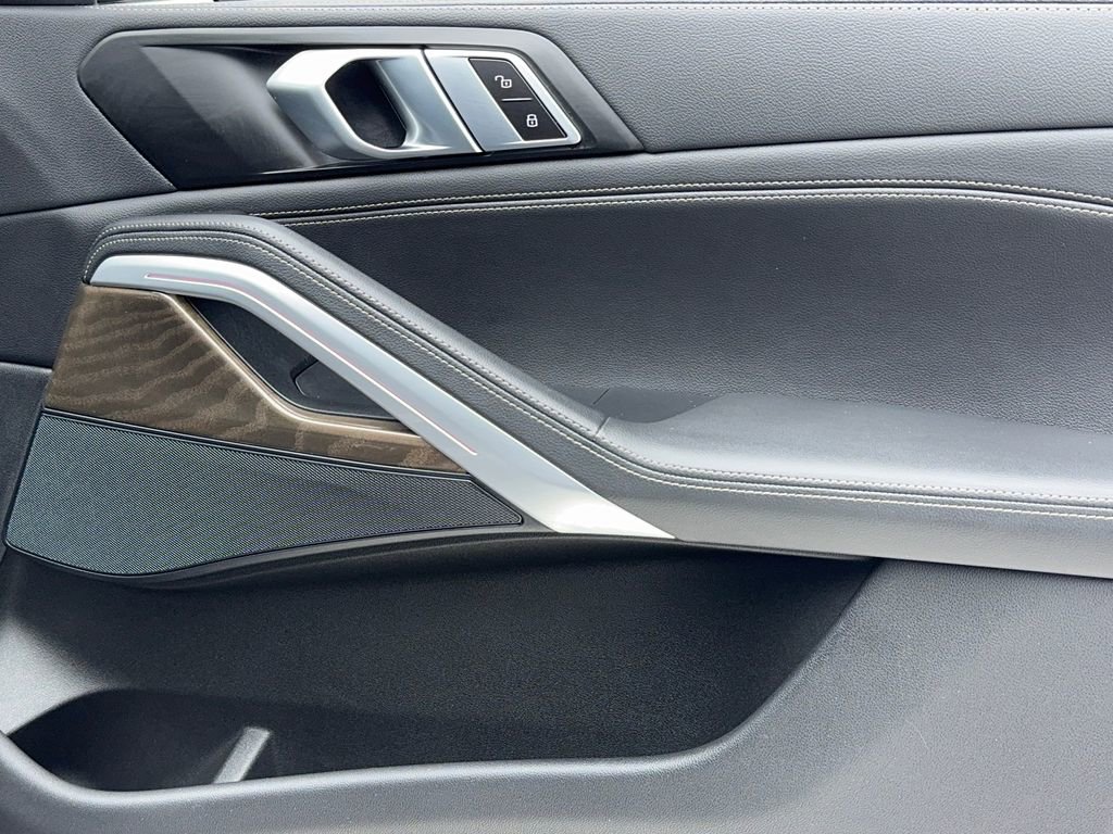 Used 2022 BMW X6 xDrive40i w/ M Sport Package image 47