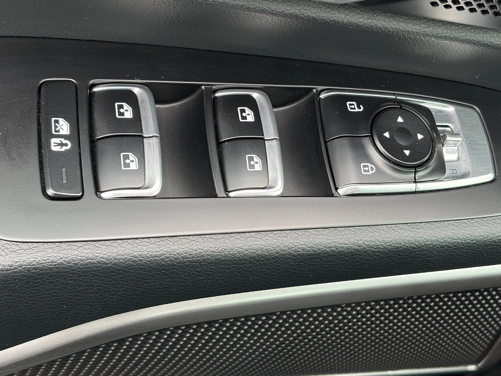 Used 2025 Kia Telluride S image 8