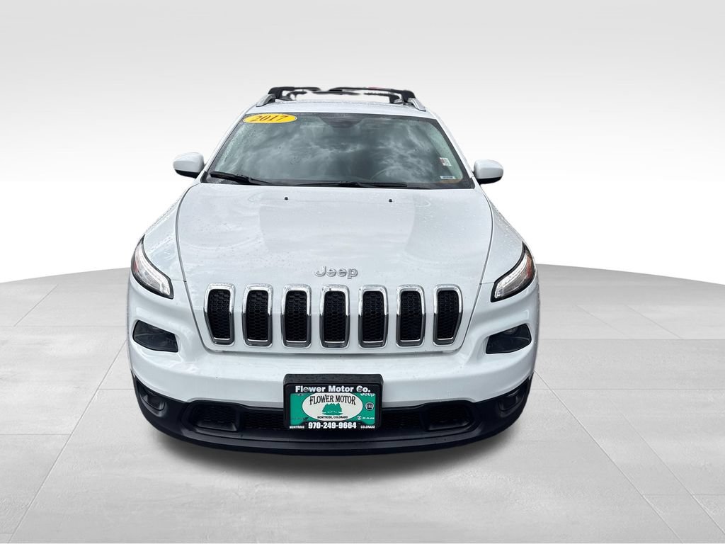 Used 2017 Jeep Cherokee Latitude w/ Cold Weather Group AWD/4WD image 9