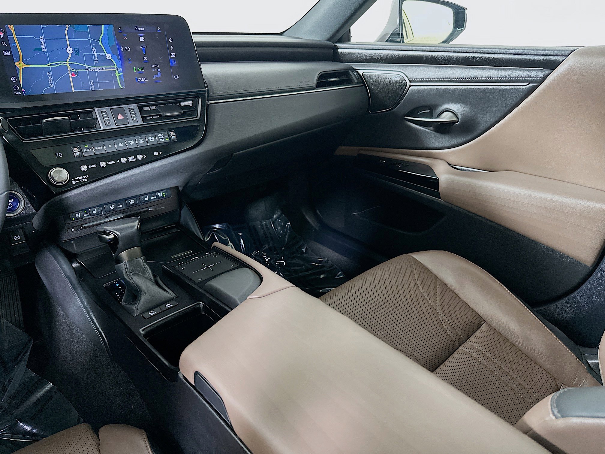 Used 2022 Lexus ES 300h w/ Accessory Package image 24