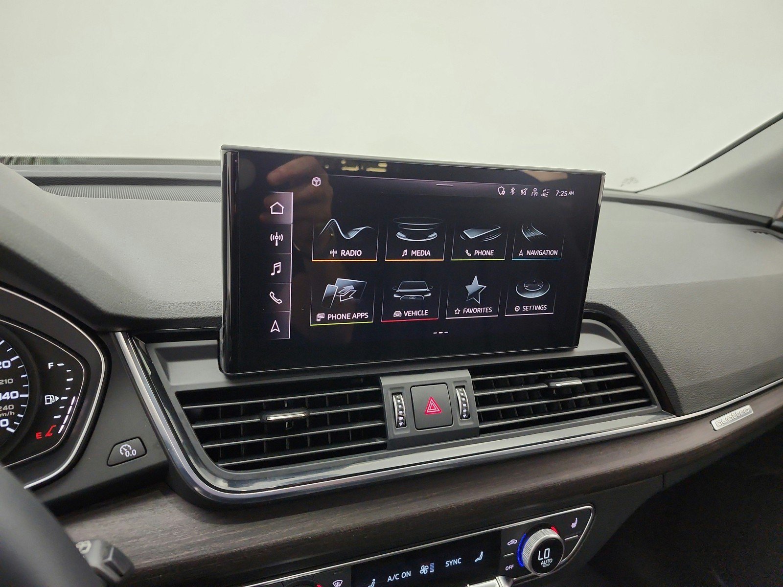 Used 2023 Audi Q5 2.0T Premium w/ Convenience Package AWD/4WD image 13
