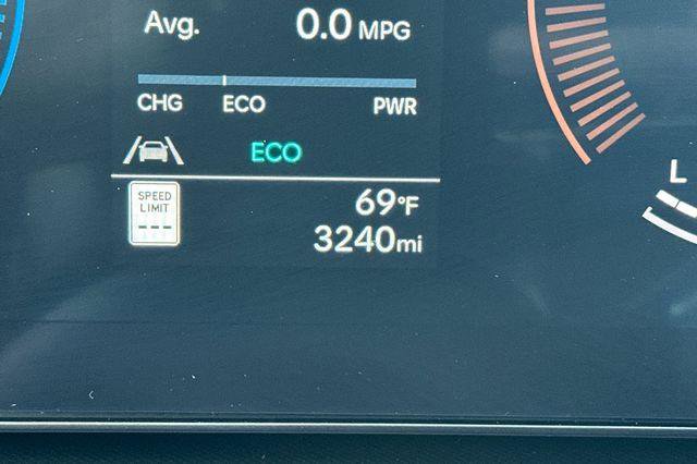 Certified 2026 Hyundai Santa Fe SE image 24