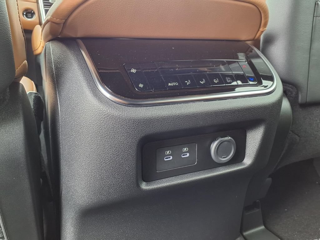 New 2026 Nissan Armada SL w/ Captain's Chari Seat Package AWD/4WD image 21
