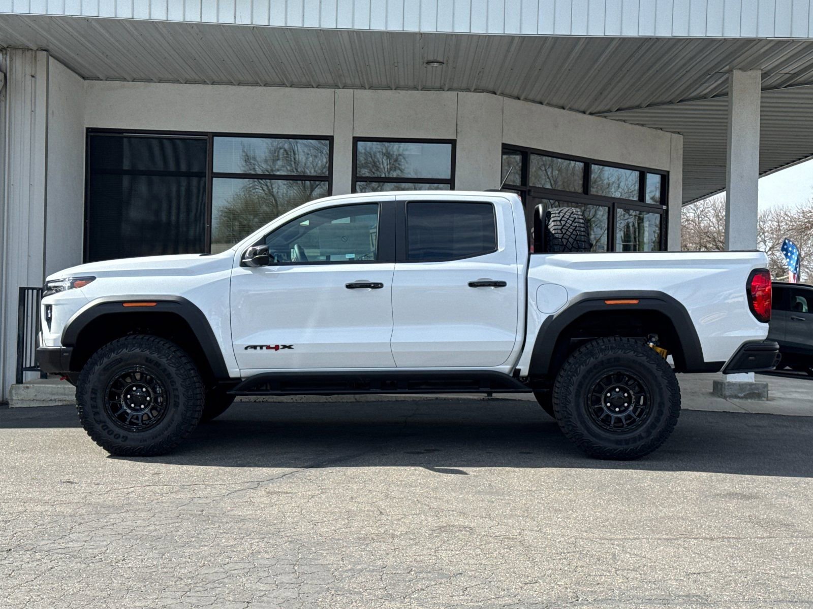 New 2024 GMC Canyon AT4X w/ AT4X AEV Edition image 6