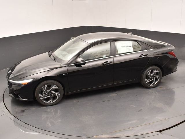 Used 2025 Hyundai Elantra SEL FWD image 45