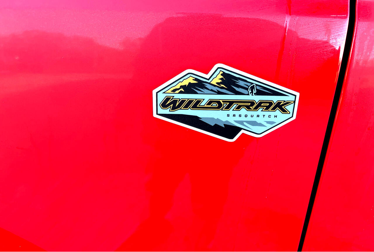 Used 2023 Ford Bronco Wildtrak image 2