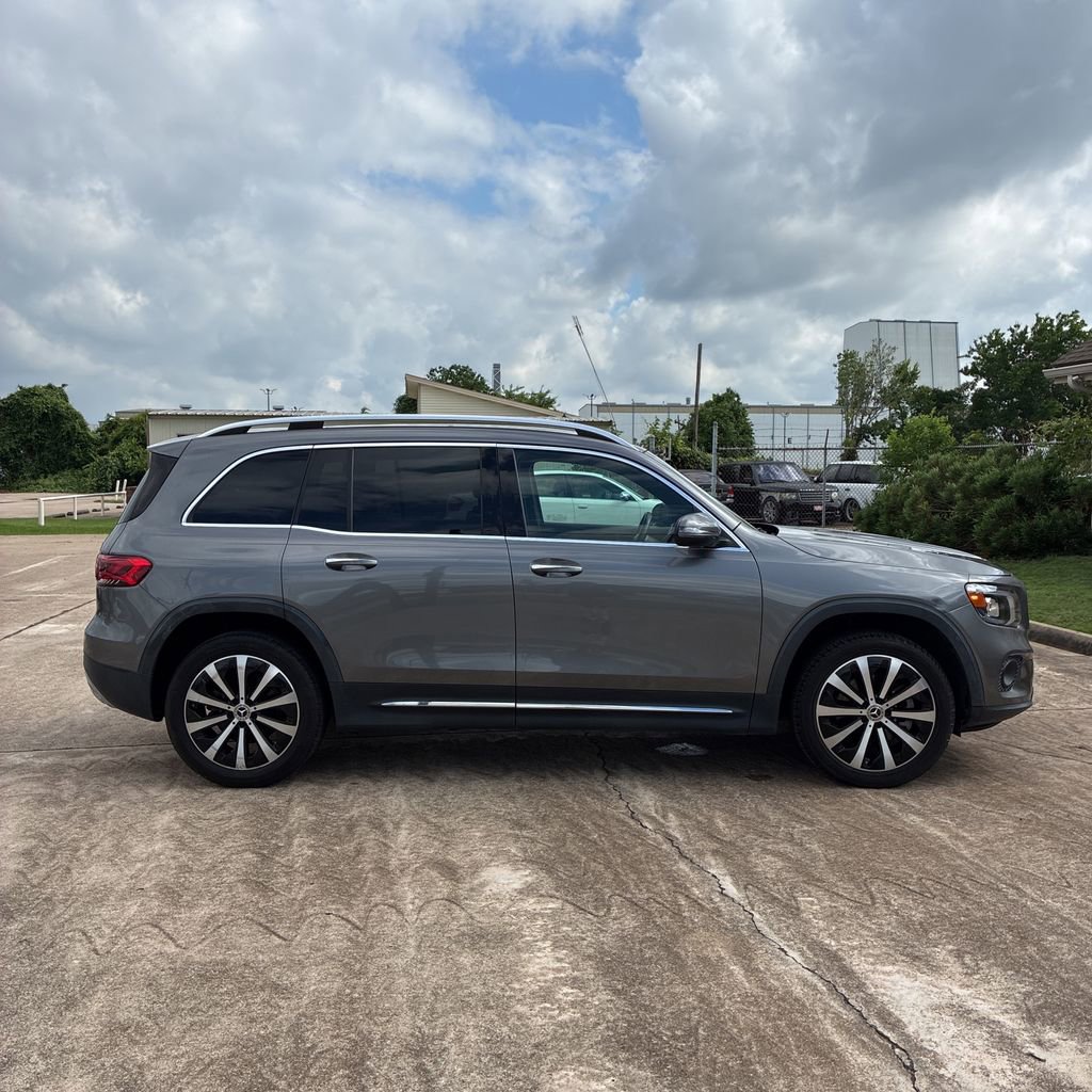 Used 2023 Mercedes-Benz GLB 250 4MATIC w/ Premium Package image 5