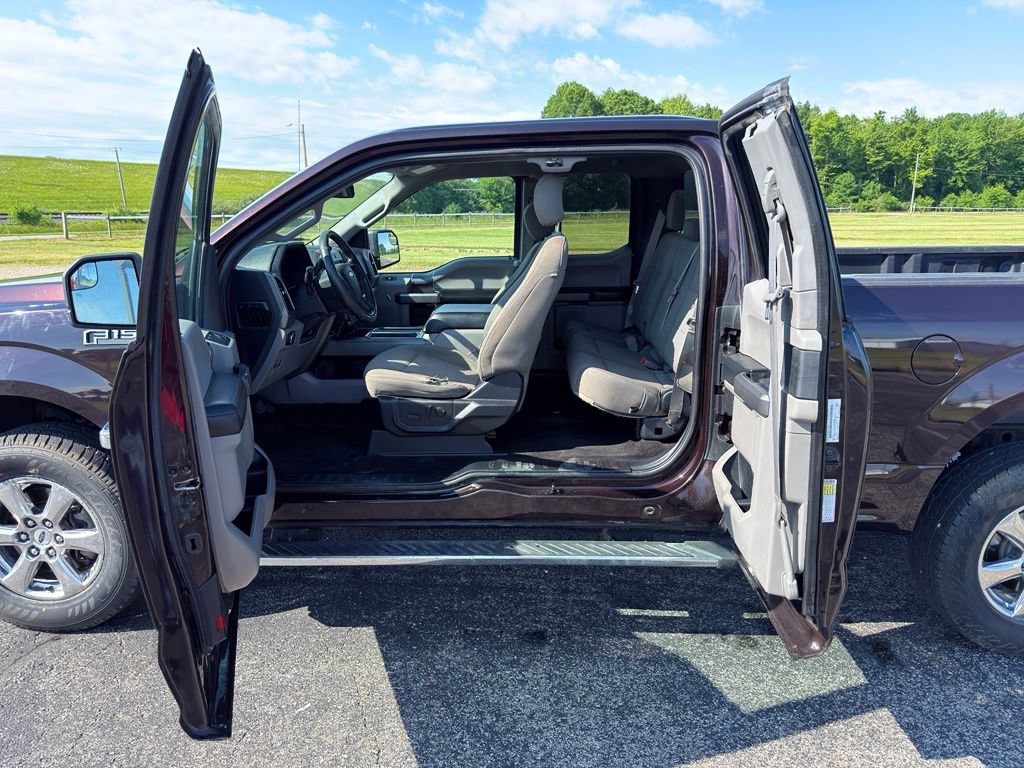 Used 2019 Ford F150 XLT w/ Equipment Group 302A Luxury AWD/4WD image 28
