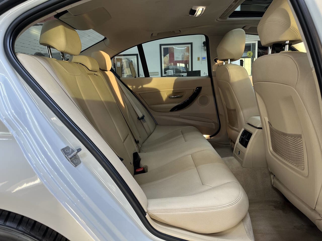 Used 2014 BMW 320i 320i 4dr Sedan image 15