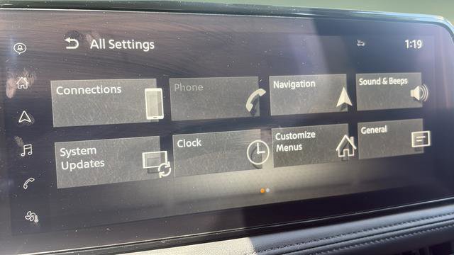Used 2023 Nissan Ariya AWD image 25