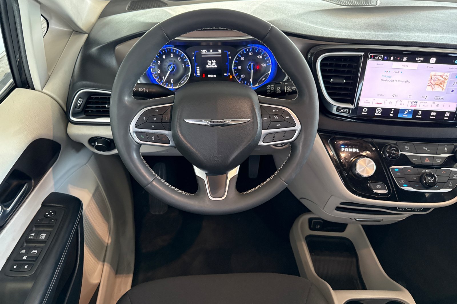 Certified 2022 Chrysler Voyager LX FWD image 14