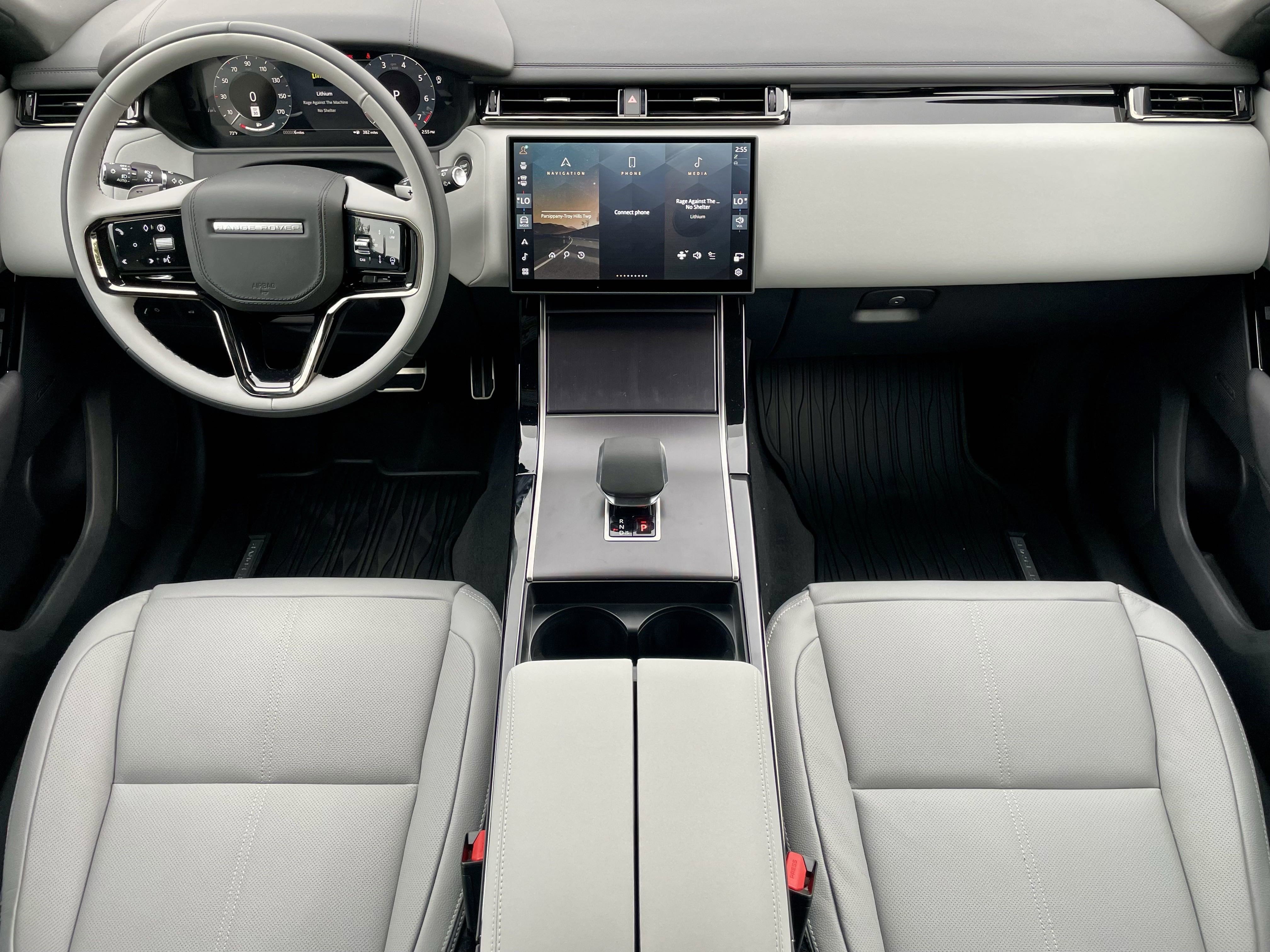 New 2026 Land Rover Range Rover Velar Dynamic SE image 16