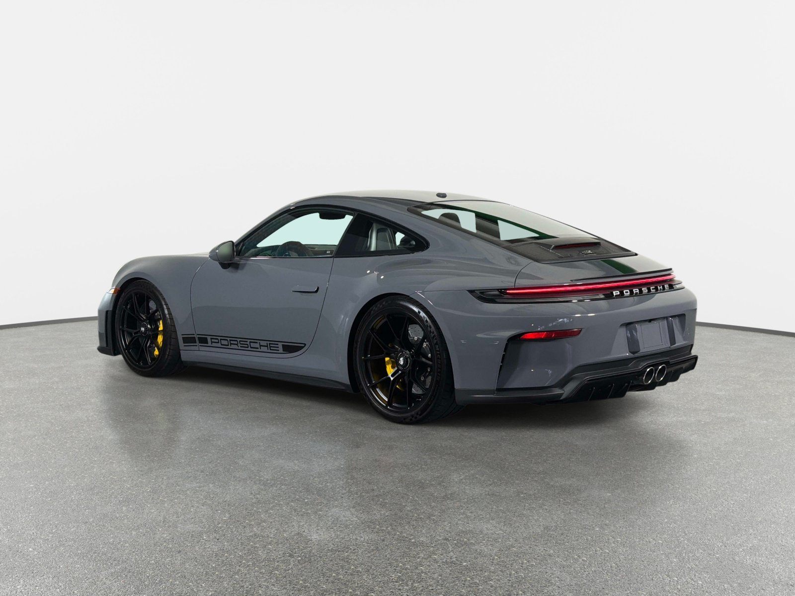 Used 2025 Porsche 911 GT3 RWD image 5
