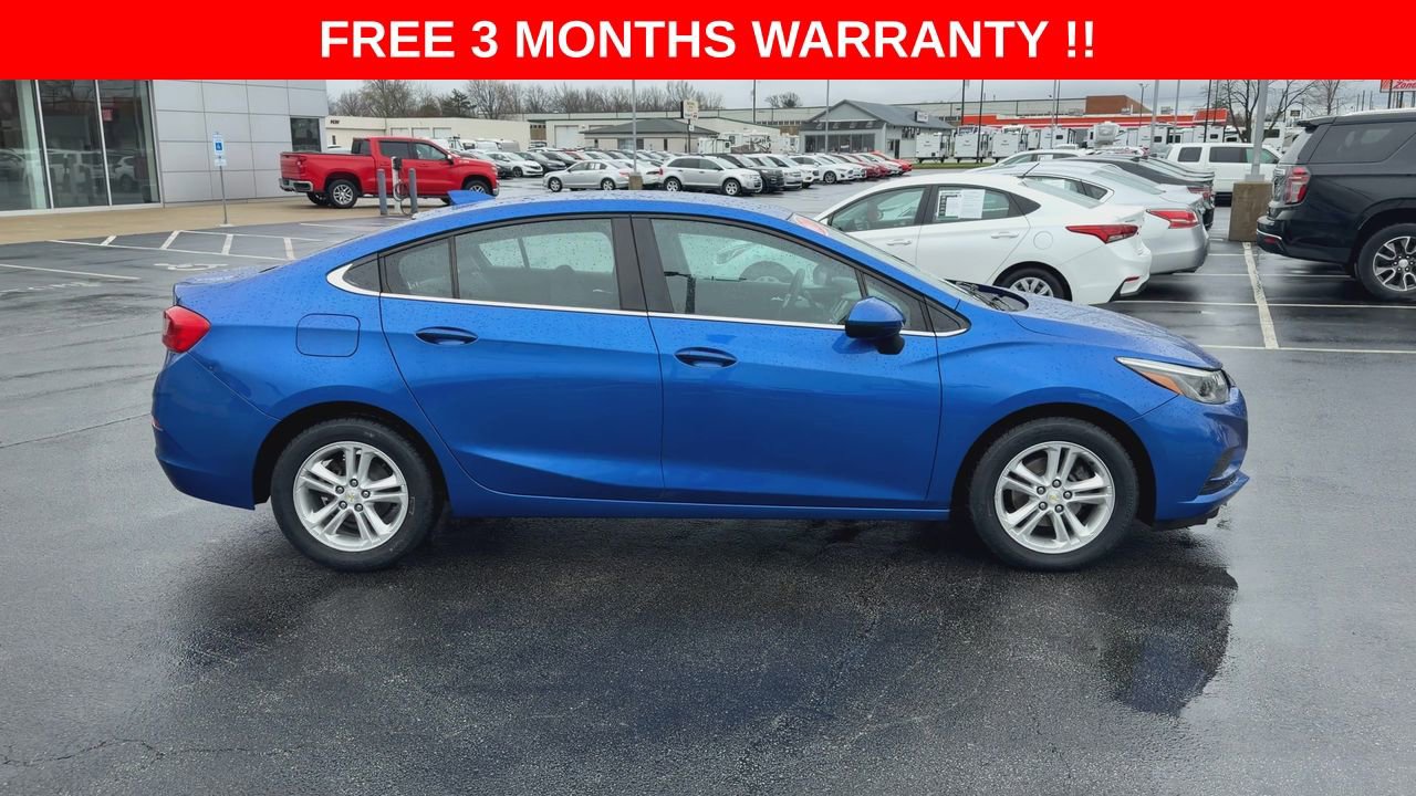 Used 2017 Chevrolet Cruze LT image 9