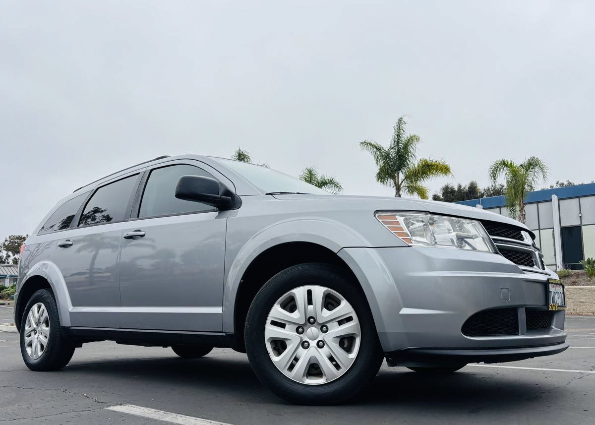Used 2016 Dodge Journey SE w/ Flexible Seating Group FWD image 4
