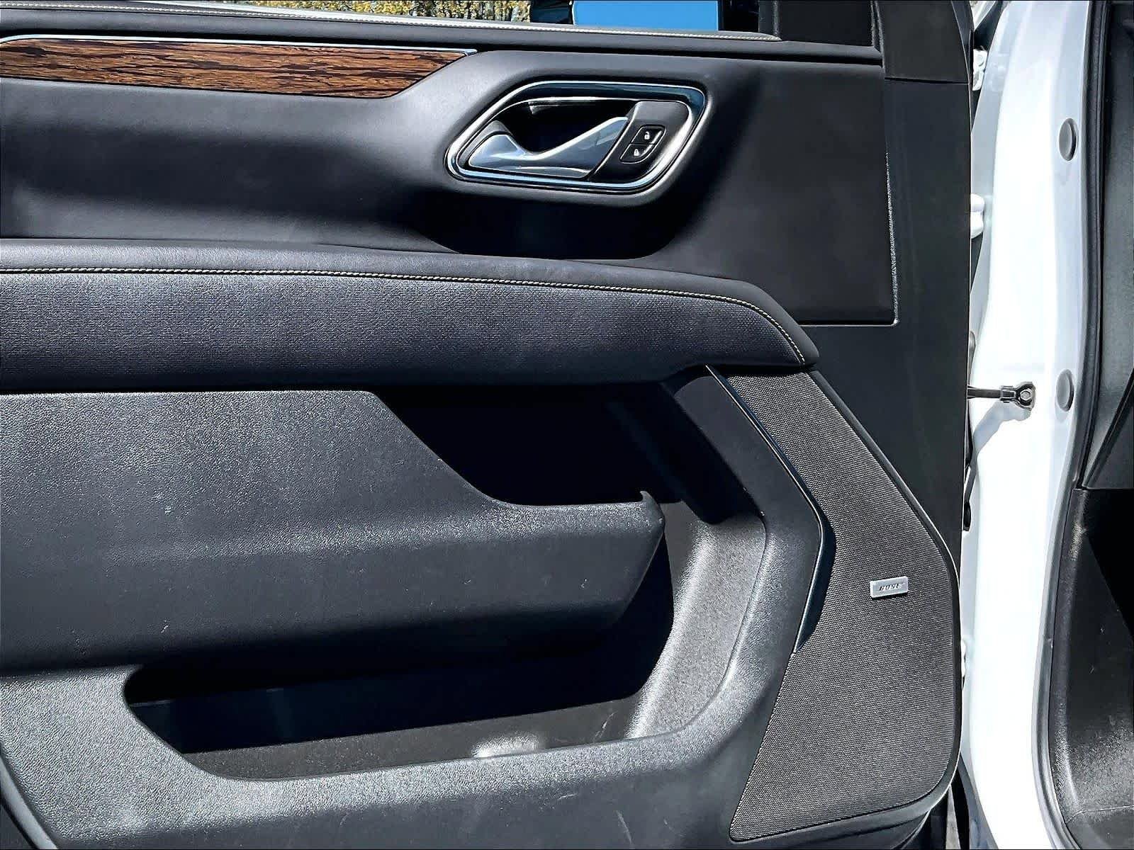 Used 2024 Chevrolet Tahoe Premier AWD/4WD image 9