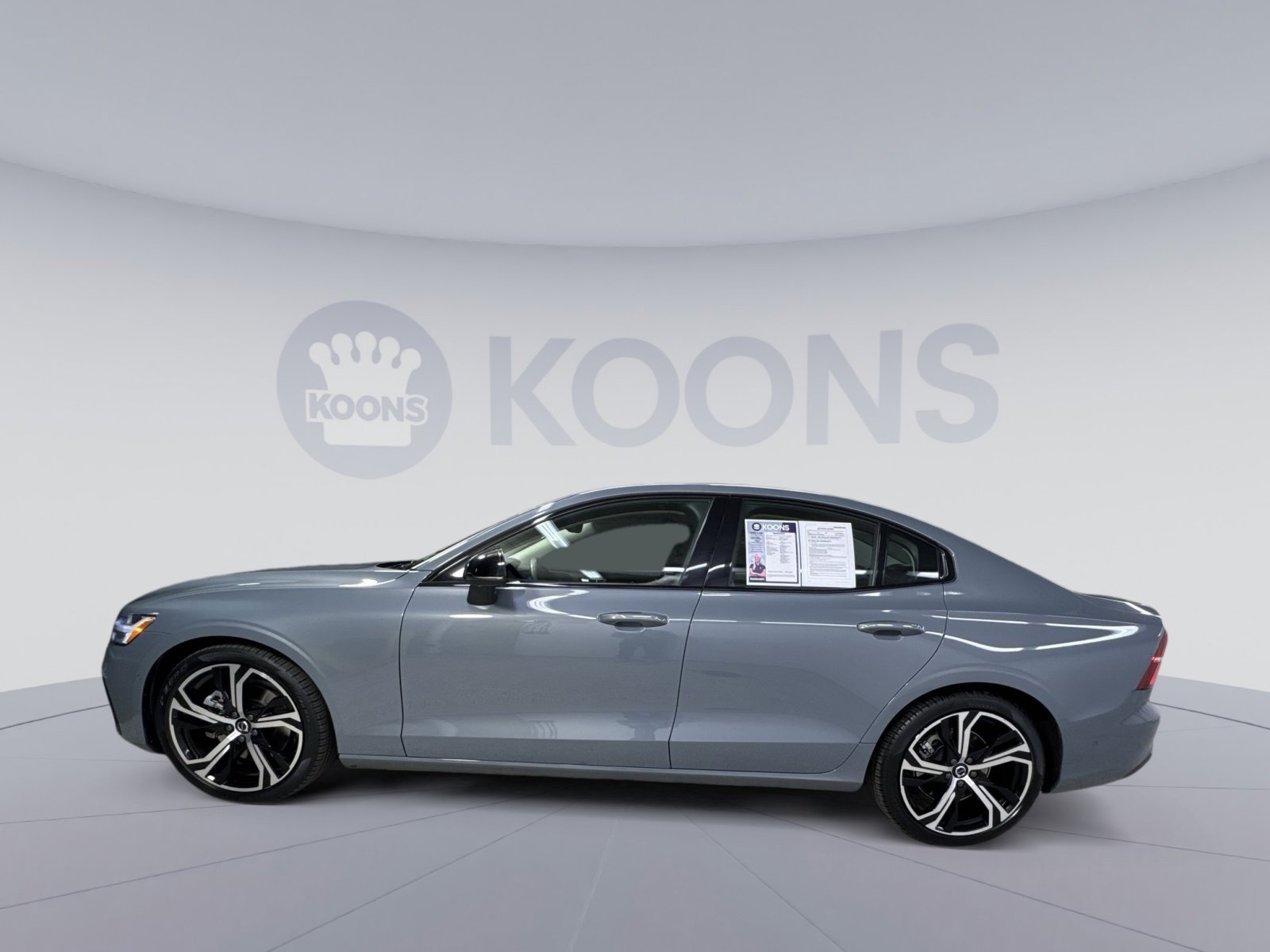 Used 2024 Volvo S60 B5 Plus image 8