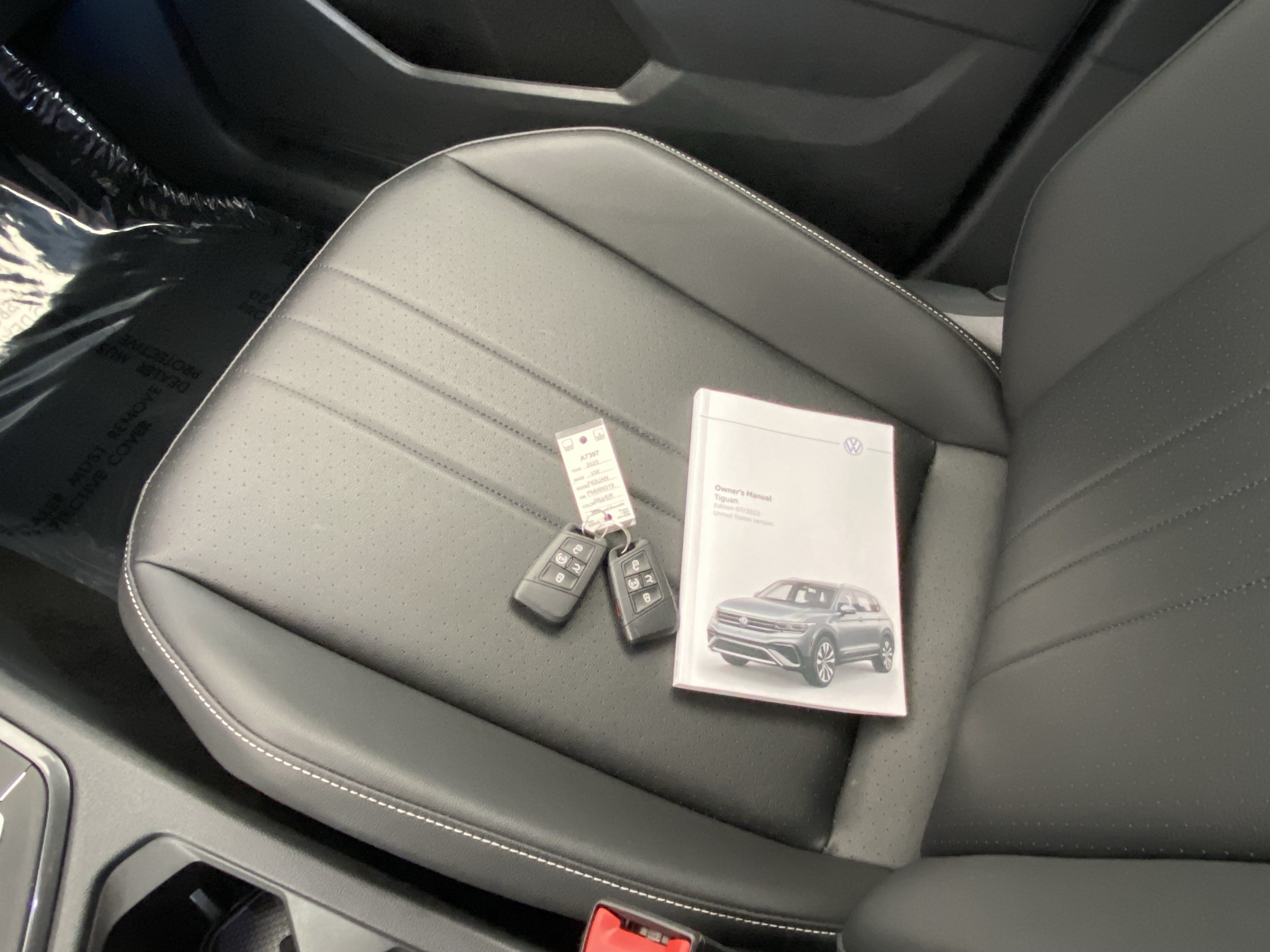 Certified 2023 Volkswagen Tiguan SE FWD image 9