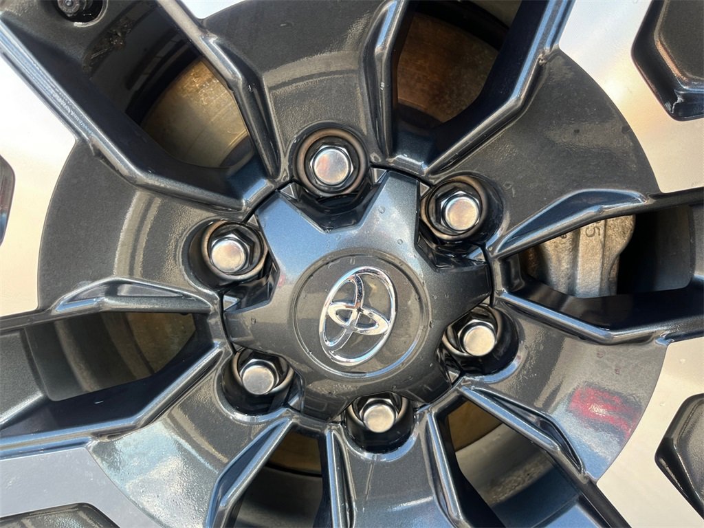 Used 2022 Toyota Tacoma TRD Off-Road image 29